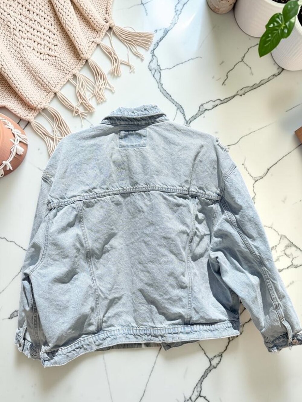 American Eagle Oversized Boyfriend Distressed Jean Jacket Women’s Size Large - Picture 5 of 7